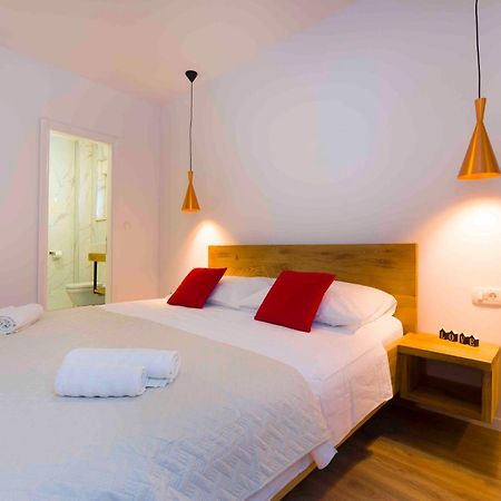 Hotel Bulli Croatia Donji Seget Exterior foto