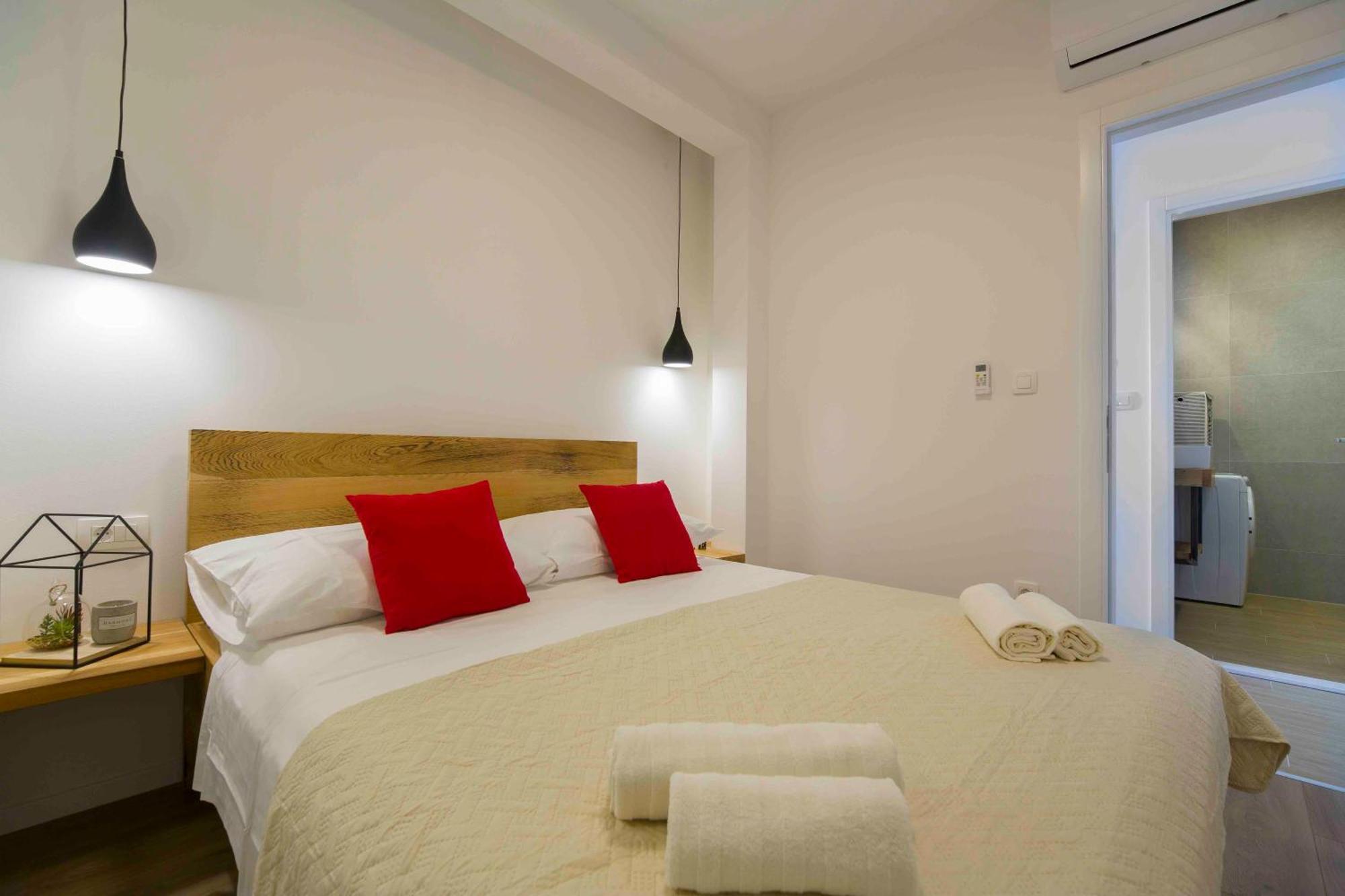 Hotel Bulli Croatia Donji Seget Exterior foto